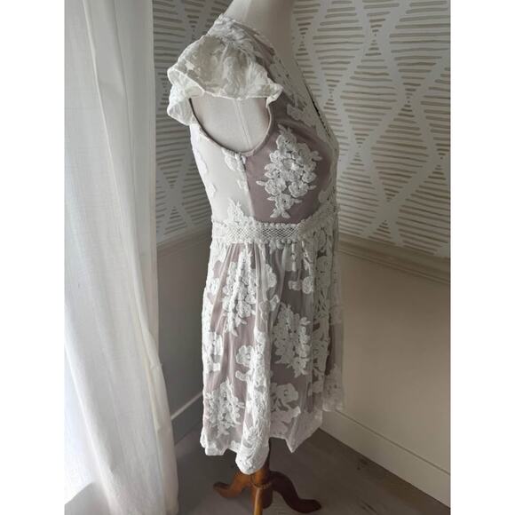 Main Strip Women’s Large Lace Mini Dress - Picture 5 of 6